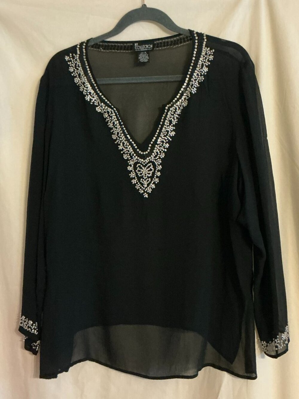 NEW YORK COLLECTION Black Long Sleeve V-Neck Sheer Silk Rhinestone Detail Top 1X